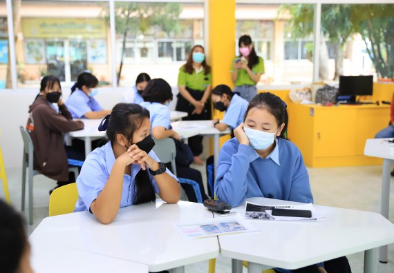 ภาพกิจกรรม  คณะวิทยาศาสตร์และเทคโนโลยี จัดค่ายวิทยาศาสตร์สัญจรโรงเรียนมัธยมพัชรกิติยาภา 2 กำแพงเพชร