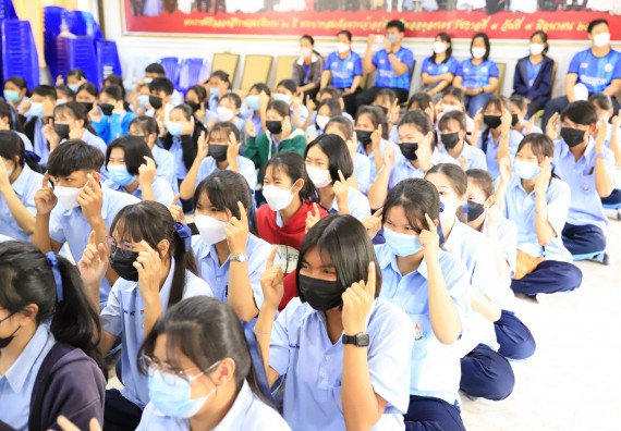 ภาพกิจกรรม  คณะวิทยาศาสตร์และเทคโนโลยี จัดค่ายวิทยาศาสตร์สัญจรโรงเรียนมัธยมพัชรกิติยาภา 2 กำแพงเพชร