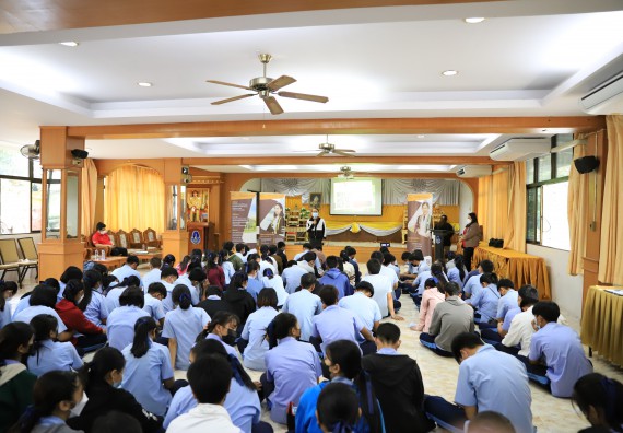 ภาพกิจกรรม  คณะวิทยาศาสตร์และเทคโนโลยี จัดค่ายวิทยาศาสตร์สัญจรโรงเรียนมัธยมพัชรกิติยาภา 2 กำแพงเพชร