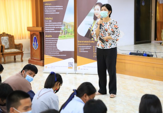 ภาพกิจกรรม  คณะวิทยาศาสตร์และเทคโนโลยี จัดค่ายวิทยาศาสตร์สัญจรโรงเรียนมัธยมพัชรกิติยาภา 2 กำแพงเพชร