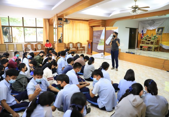 ภาพกิจกรรม  คณะวิทยาศาสตร์และเทคโนโลยี จัดค่ายวิทยาศาสตร์สัญจรโรงเรียนมัธยมพัชรกิติยาภา 2 กำแพงเพชร