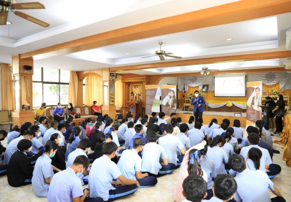 ภาพกิจกรรม  คณะวิทยาศาสตร์และเทคโนโลยี จัดค่ายวิทยาศาสตร์สัญจรโรงเรียนมัธยมพัชรกิติยาภา 2 กำแพงเพชร