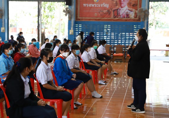 ภาพกิจกรรม  คณะวิทยาศาสตร์และเทคโนโลยี จัดค่ายวิทยาศาสตร์สัญจรโรงเรียนโกสัมพีวิทยา