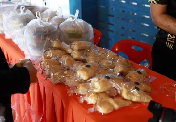 ภาพกิจกรรม  คณะวิทยาศาสตร์และเทคโนโลยี จัดค่ายวิทยาศาสตร์สัญจรโรงเรียนโกสัมพีวิทยา