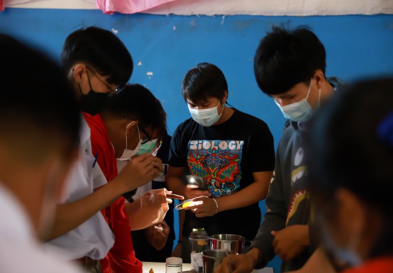 ภาพกิจกรรม  คณะวิทยาศาสตร์และเทคโนโลยี จัดค่ายวิทยาศาสตร์สัญจรโรงเรียนโกสัมพีวิทยา