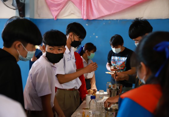 ภาพกิจกรรม  คณะวิทยาศาสตร์และเทคโนโลยี จัดค่ายวิทยาศาสตร์สัญจรโรงเรียนโกสัมพีวิทยา