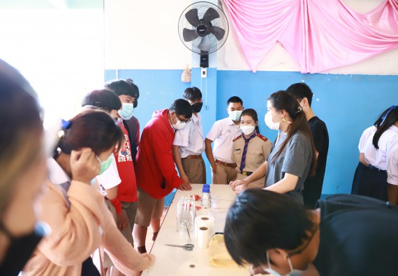 ภาพกิจกรรม  คณะวิทยาศาสตร์และเทคโนโลยี จัดค่ายวิทยาศาสตร์สัญจรโรงเรียนโกสัมพีวิทยา