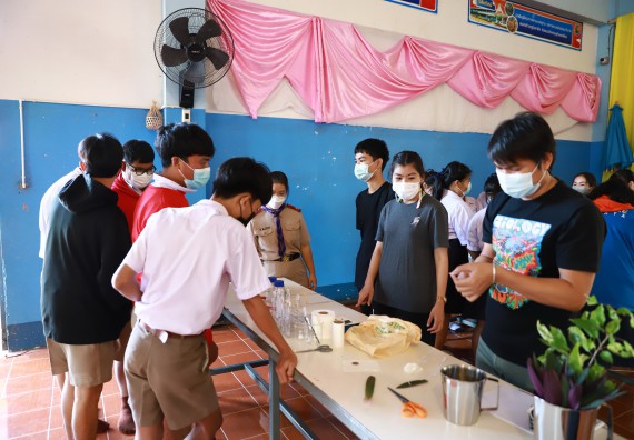 ภาพกิจกรรม  คณะวิทยาศาสตร์และเทคโนโลยี จัดค่ายวิทยาศาสตร์สัญจรโรงเรียนโกสัมพีวิทยา