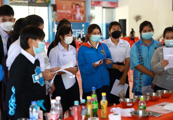 ภาพกิจกรรม  คณะวิทยาศาสตร์และเทคโนโลยี จัดค่ายวิทยาศาสตร์สัญจรโรงเรียนโกสัมพีวิทยา