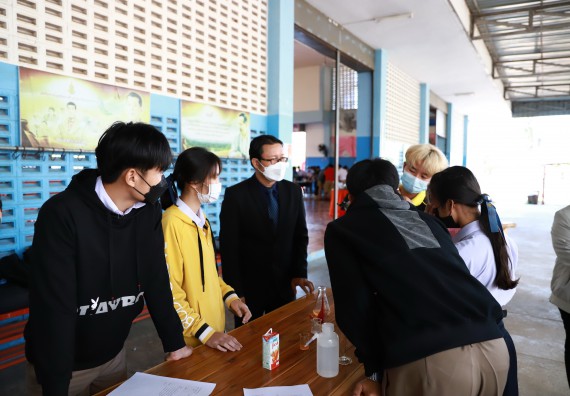 ภาพกิจกรรม  คณะวิทยาศาสตร์และเทคโนโลยี จัดค่ายวิทยาศาสตร์สัญจรโรงเรียนโกสัมพีวิทยา