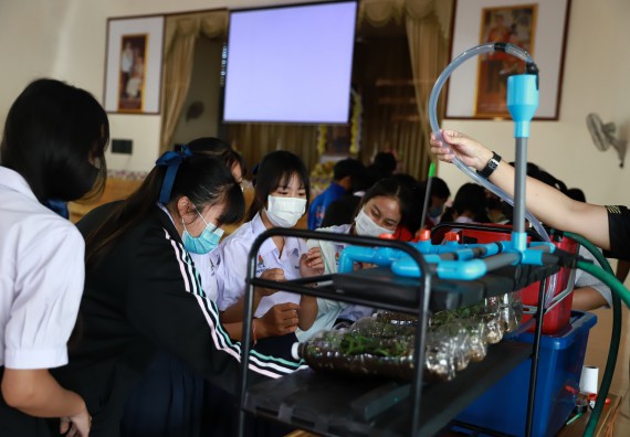 ภาพกิจกรรม  คณะวิทยาศาสตร์และเทคโนโลยี จัดค่ายวิทยาศาสตร์สัญจรโรงเรียนโกสัมพีวิทยา