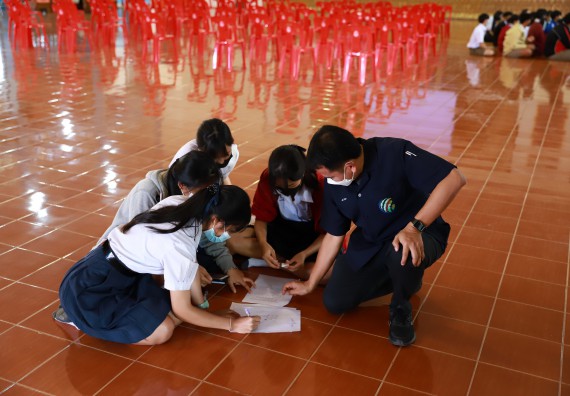ภาพกิจกรรม  คณะวิทยาศาสตร์และเทคโนโลยี จัดค่ายวิทยาศาสตร์สัญจรโรงเรียนโกสัมพีวิทยา