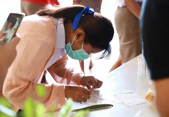 ภาพกิจกรรม  คณะวิทยาศาสตร์และเทคโนโลยี จัดค่ายวิทยาศาสตร์สัญจรโรงเรียนโกสัมพีวิทยา