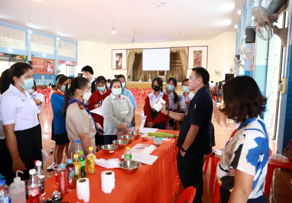 ภาพกิจกรรม  คณะวิทยาศาสตร์และเทคโนโลยี จัดค่ายวิทยาศาสตร์สัญจรโรงเรียนโกสัมพีวิทยา