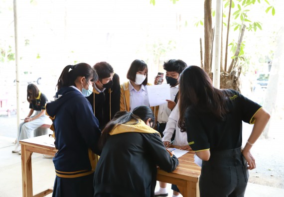 ภาพกิจกรรม  คณะวิทยาศาสตร์และเทคโนโลยี จัดค่ายวิทยาศาสตร์สัญจรโรงเรียนโกสัมพีวิทยา