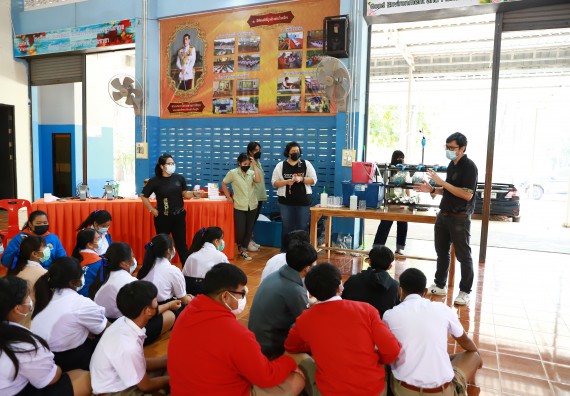 ภาพกิจกรรม  คณะวิทยาศาสตร์และเทคโนโลยี จัดค่ายวิทยาศาสตร์สัญจรโรงเรียนโกสัมพีวิทยา