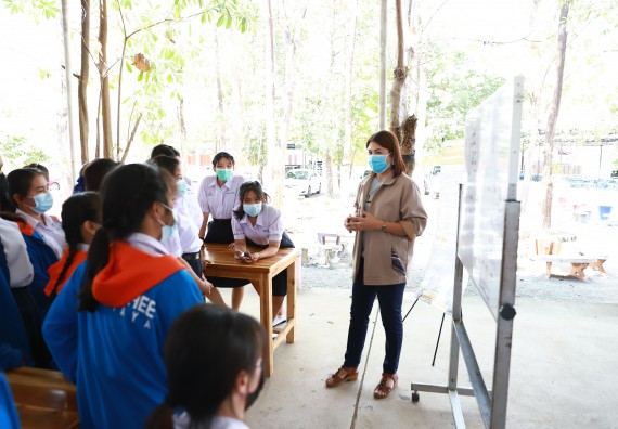 ภาพกิจกรรม  คณะวิทยาศาสตร์และเทคโนโลยี จัดค่ายวิทยาศาสตร์สัญจรโรงเรียนโกสัมพีวิทยา