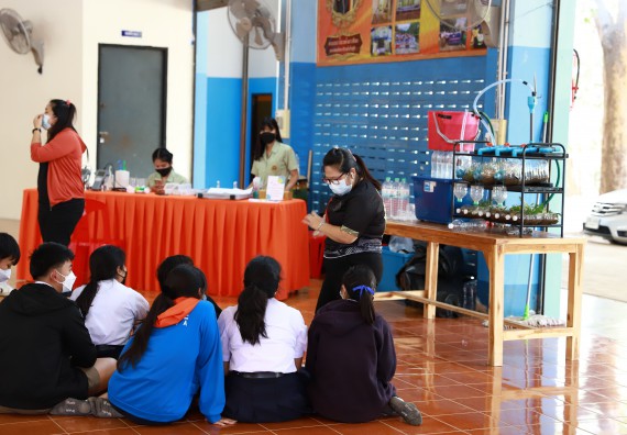 ภาพกิจกรรม  คณะวิทยาศาสตร์และเทคโนโลยี จัดค่ายวิทยาศาสตร์สัญจรโรงเรียนโกสัมพีวิทยา