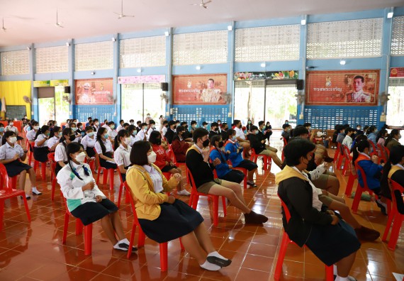 ภาพกิจกรรม  คณะวิทยาศาสตร์และเทคโนโลยี จัดค่ายวิทยาศาสตร์สัญจรโรงเรียนโกสัมพีวิทยา