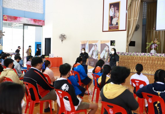 ภาพกิจกรรม  คณะวิทยาศาสตร์และเทคโนโลยี จัดค่ายวิทยาศาสตร์สัญจรโรงเรียนโกสัมพีวิทยา