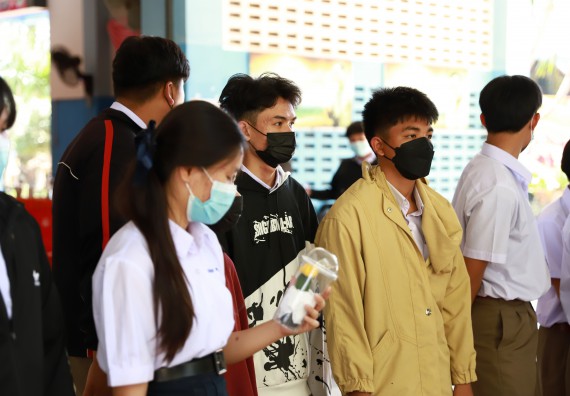 ภาพกิจกรรม  คณะวิทยาศาสตร์และเทคโนโลยี จัดค่ายวิทยาศาสตร์สัญจรโรงเรียนโกสัมพีวิทยา