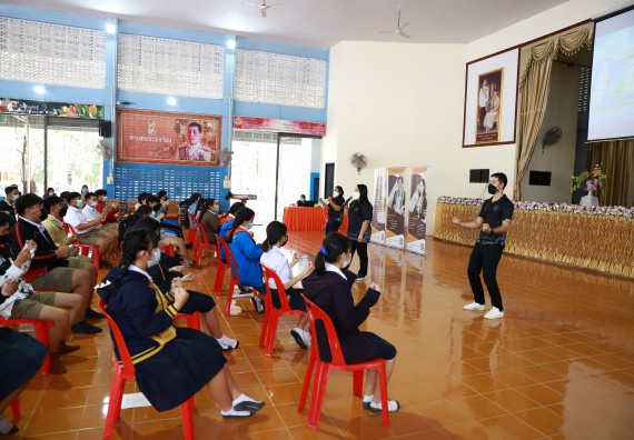 ภาพกิจกรรม  คณะวิทยาศาสตร์และเทคโนโลยี จัดค่ายวิทยาศาสตร์สัญจรโรงเรียนโกสัมพีวิทยา