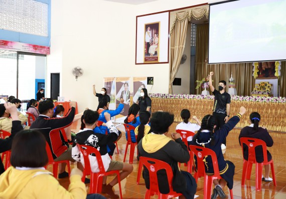 ภาพกิจกรรม  คณะวิทยาศาสตร์และเทคโนโลยี จัดค่ายวิทยาศาสตร์สัญจรโรงเรียนโกสัมพีวิทยา