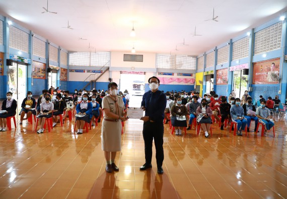 ภาพกิจกรรม  คณะวิทยาศาสตร์และเทคโนโลยี จัดค่ายวิทยาศาสตร์สัญจรโรงเรียนโกสัมพีวิทยา