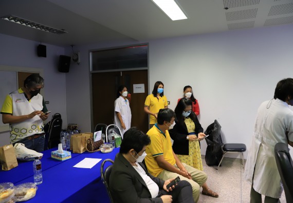 ภาพกิจกรรม   คณะวิทยาศาสตร์และเทคโนโลยี จัดกิจกรรมถ่ายทอดสดเผยแพร่ประชาสัมพันธ์ภาพลักษณ์ของหลักสูตร และถ่ายทอดองค์ความรู้ของคณะวิทยาศาสตร์และเทคโนโลยีแก่ชุมชน