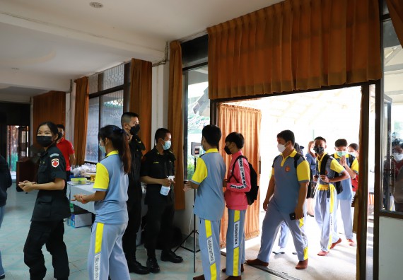 ภาพกิจกรรม  คณะวิทยาศาสตร์และเทคโนโลยี จัดค่ายวิทยาศาสตร์สัญจรโรงเรียนสลกบาตรวิทยา