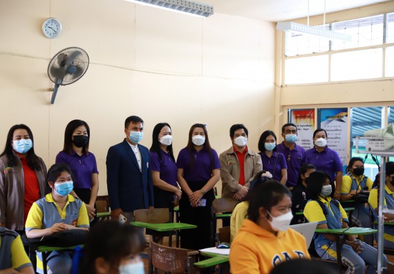 ภาพกิจกรรม  คณะวิทยาศาสตร์และเทคโนโลยี จัดค่ายวิทยาศาสตร์สัญจรโรงเรียนสลกบาตรวิทยา