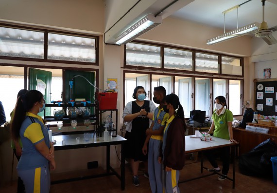 ภาพกิจกรรม  คณะวิทยาศาสตร์และเทคโนโลยี จัดค่ายวิทยาศาสตร์สัญจรโรงเรียนสลกบาตรวิทยา