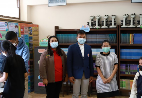 ภาพกิจกรรม  คณะวิทยาศาสตร์และเทคโนโลยี จัดค่ายวิทยาศาสตร์สัญจรโรงเรียนสลกบาตรวิทยา