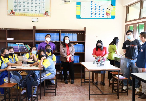 ภาพกิจกรรม  คณะวิทยาศาสตร์และเทคโนโลยี จัดค่ายวิทยาศาสตร์สัญจรโรงเรียนสลกบาตรวิทยา