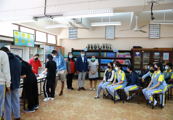 ภาพกิจกรรม  คณะวิทยาศาสตร์และเทคโนโลยี จัดค่ายวิทยาศาสตร์สัญจรโรงเรียนสลกบาตรวิทยา