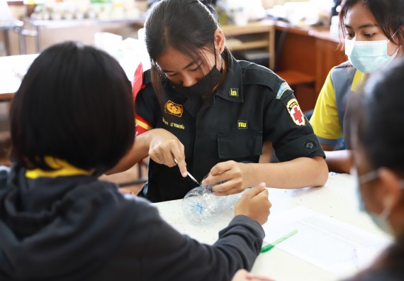 ภาพกิจกรรม  คณะวิทยาศาสตร์และเทคโนโลยี จัดค่ายวิทยาศาสตร์สัญจรโรงเรียนสลกบาตรวิทยา