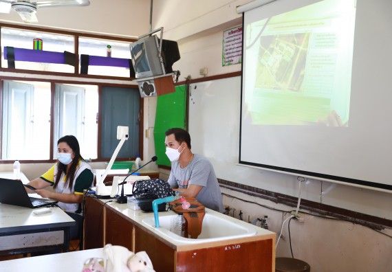 ภาพกิจกรรม  คณะวิทยาศาสตร์และเทคโนโลยี จัดค่ายวิทยาศาสตร์สัญจรโรงเรียนสลกบาตรวิทยา