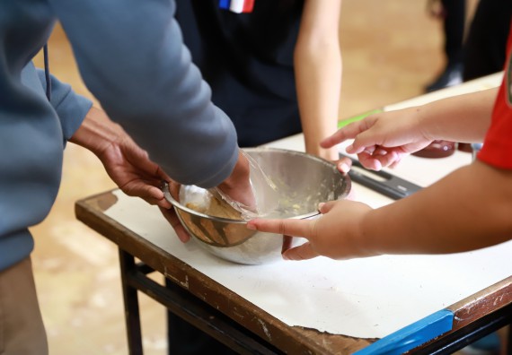 ภาพกิจกรรม  คณะวิทยาศาสตร์และเทคโนโลยี จัดค่ายวิทยาศาสตร์สัญจรโรงเรียนสลกบาตรวิทยา