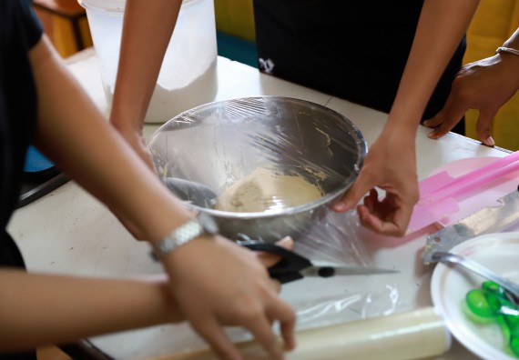 ภาพกิจกรรม  คณะวิทยาศาสตร์และเทคโนโลยี จัดค่ายวิทยาศาสตร์สัญจรโรงเรียนสลกบาตรวิทยา