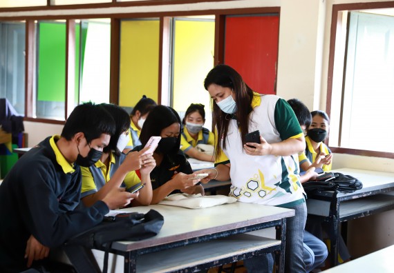 ภาพกิจกรรม  คณะวิทยาศาสตร์และเทคโนโลยี จัดค่ายวิทยาศาสตร์สัญจรโรงเรียนสลกบาตรวิทยา