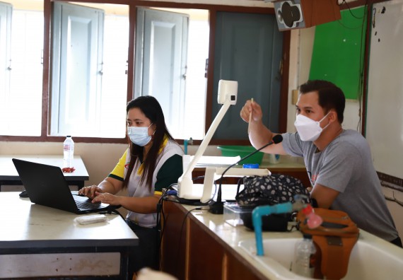 ภาพกิจกรรม  คณะวิทยาศาสตร์และเทคโนโลยี จัดค่ายวิทยาศาสตร์สัญจรโรงเรียนสลกบาตรวิทยา