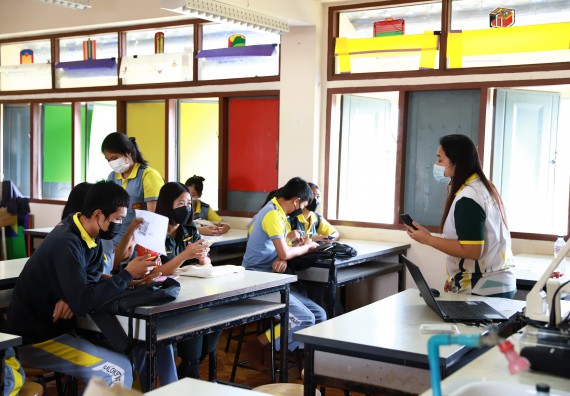 ภาพกิจกรรม  คณะวิทยาศาสตร์และเทคโนโลยี จัดค่ายวิทยาศาสตร์สัญจรโรงเรียนสลกบาตรวิทยา