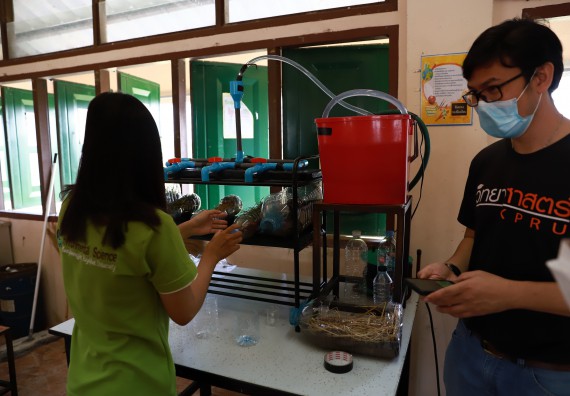 ภาพกิจกรรม  คณะวิทยาศาสตร์และเทคโนโลยี จัดค่ายวิทยาศาสตร์สัญจรโรงเรียนสลกบาตรวิทยา