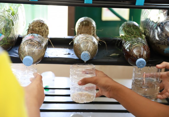 ภาพกิจกรรม  คณะวิทยาศาสตร์และเทคโนโลยี จัดค่ายวิทยาศาสตร์สัญจรโรงเรียนสลกบาตรวิทยา