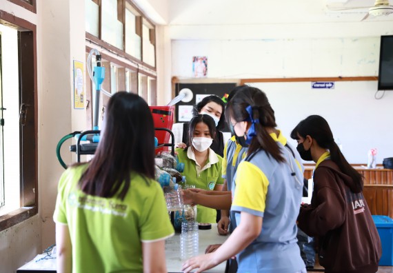 ภาพกิจกรรม  คณะวิทยาศาสตร์และเทคโนโลยี จัดค่ายวิทยาศาสตร์สัญจรโรงเรียนสลกบาตรวิทยา