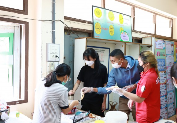 ภาพกิจกรรม  คณะวิทยาศาสตร์และเทคโนโลยี จัดค่ายวิทยาศาสตร์สัญจรโรงเรียนสลกบาตรวิทยา