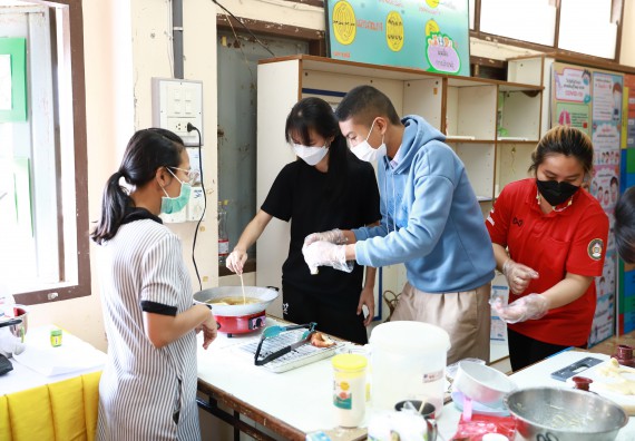 ภาพกิจกรรม  คณะวิทยาศาสตร์และเทคโนโลยี จัดค่ายวิทยาศาสตร์สัญจรโรงเรียนสลกบาตรวิทยา