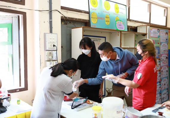 ภาพกิจกรรม  คณะวิทยาศาสตร์และเทคโนโลยี จัดค่ายวิทยาศาสตร์สัญจรโรงเรียนสลกบาตรวิทยา