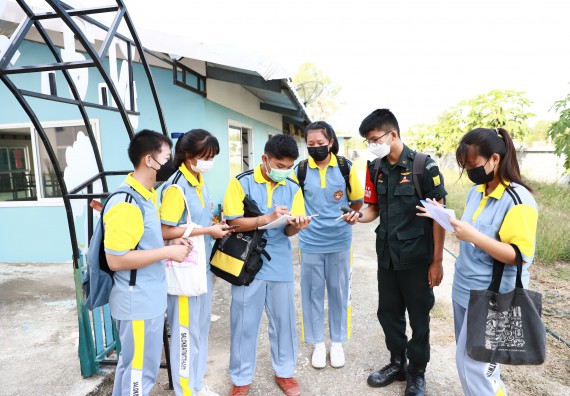 ภาพกิจกรรม  คณะวิทยาศาสตร์และเทคโนโลยี จัดค่ายวิทยาศาสตร์สัญจรโรงเรียนสลกบาตรวิทยา