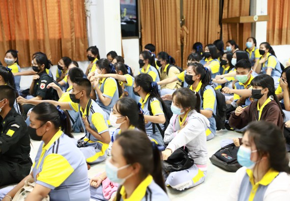 ภาพกิจกรรม  คณะวิทยาศาสตร์และเทคโนโลยี จัดค่ายวิทยาศาสตร์สัญจรโรงเรียนสลกบาตรวิทยา